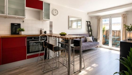 A louer APPARTEMENT T2 32 M2 TERRASSE BORD DE MER NICE