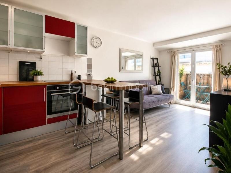 A louer APPARTEMENT T2 32 M2 TERRASSE BORD DE MER NICE