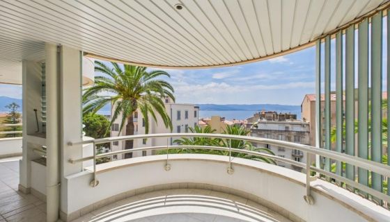 A louer APPARTEMENT DE PRESTIGE T4 119 M2 TERRASSE VUE MER AJACCIO