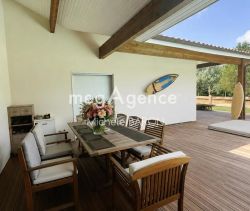 A vendre MAISON  5 PIECES 140 M2 BORD DE MER MOLIETS ET MAA