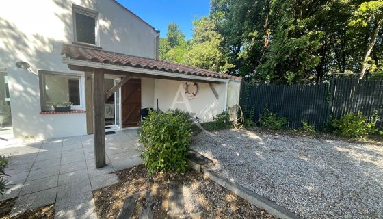 A vendre MAISON  5 PIECES 81 M2 BORD DE MER JARD SUR MER
