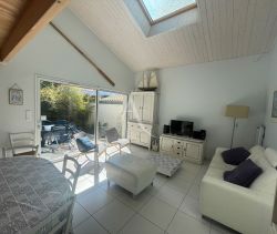 A vendre MAISON  5 PIECES 81 M2 BORD DE MER JARD SUR MER