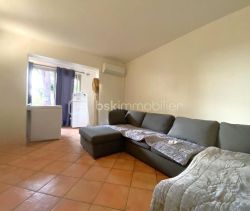 A louer APPARTEMENT T2 32 M2 TERRASSE BORD DE MER ARLES