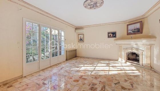 A vendre MAISON  7 PIECES 161 M2 BORD DE MER SIX FOURS LES PLAGES