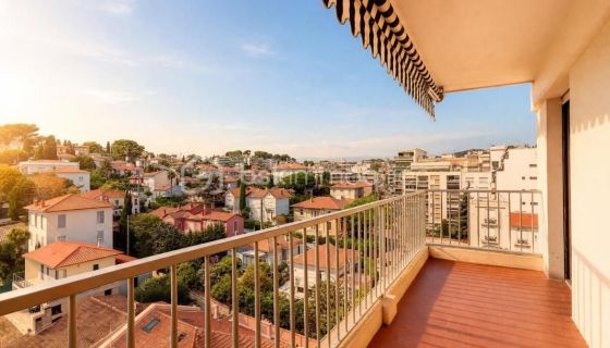 A louer APPARTEMENT T3 67 M2 BORD DE MER CANNES