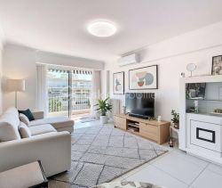 A louer APPARTEMENT T3 67 M2 BORD DE MER CANNES