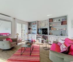 A louer APPARTEMENT DE PRESTIGE T4 76 M2 TERRASSE BORD DE MER SIX FOURS LES PLAGES