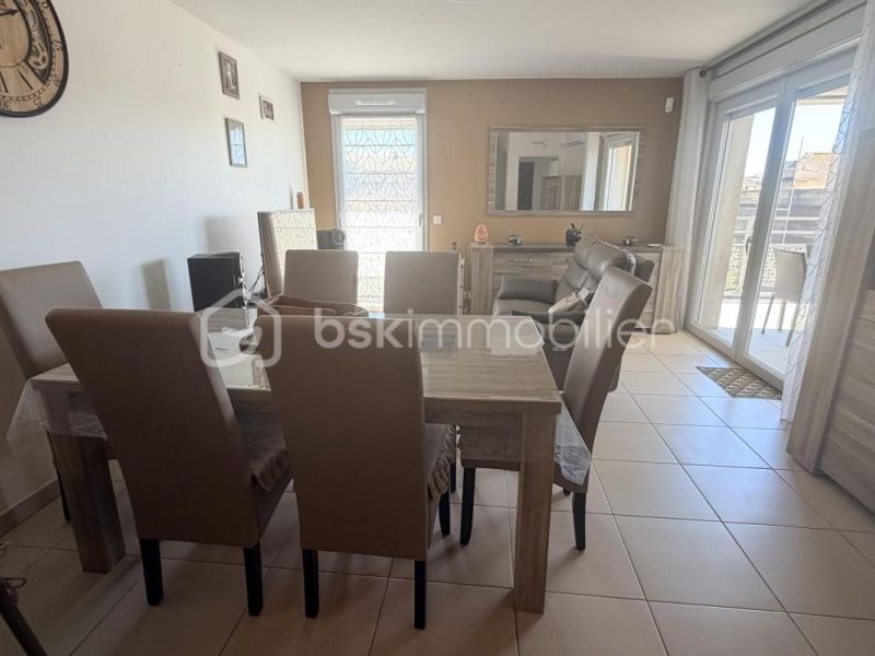 A louer APPARTEMENT T3 63 M2 TERRASSE BORD DE MER SIX FOURS LES PLAGES