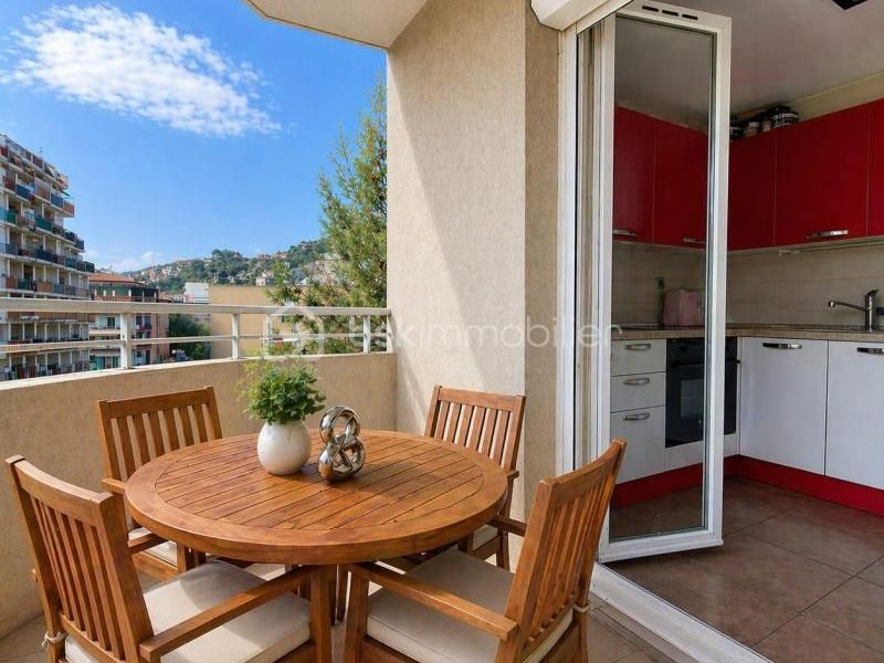 A louer APPARTEMENT T3 61 M2 BORD DE MER NICE