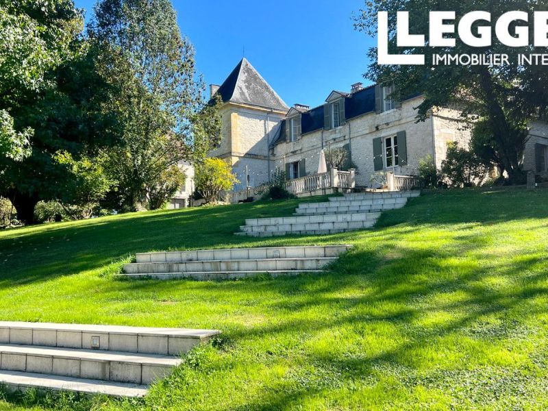 A louer LONGèRE  15 PIECES 428 M2  SAINT ANDRE ET APPELLES