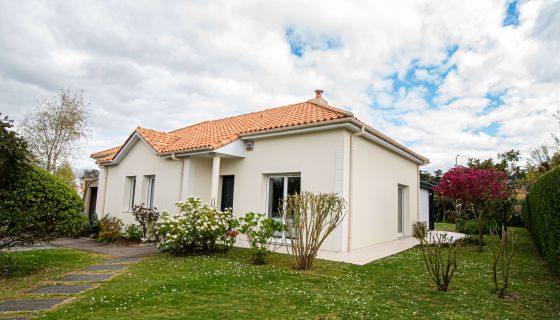 A vendre jolie MAISON CONTEMPORAINE 6 PIECES 135 M&sup2; BORD DE MER  LA BAULE