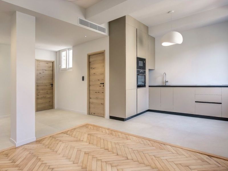 A louer APPARTEMENT DE PRESTIGE T2 48 M2 BORD DE MER NICE