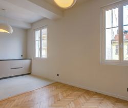 A louer APPARTEMENT DE PRESTIGE T2 48 M2 BORD DE MER NICE