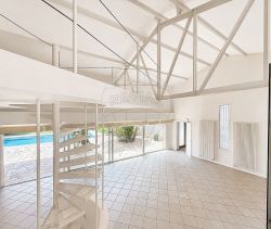 A louer LOFT  D'ARCHITECTE BORD DE MER ANTIBES