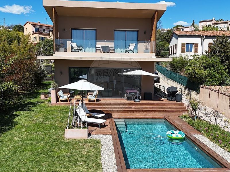 A louer MAISON  CONTEMPORAINE BORD DE MER CAGNES SUR MER