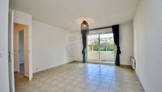 A louer APPARTEMENT T2 39 M2 TERRASSE BORD DE MER CAGNES SUR MER