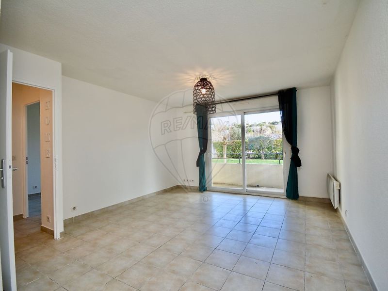 A louer APPARTEMENT T2 39 M2 TERRASSE BORD DE MER CAGNES SUR MER