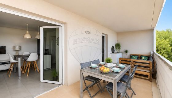 A louer APPARTEMENT T3 57 M2 TERRASSE BORD DE MER ANTIBES