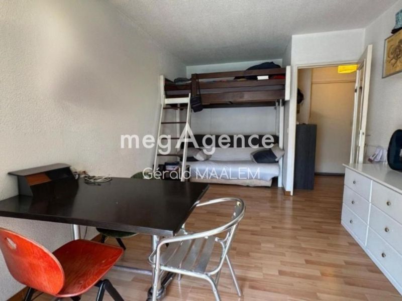 A louer STUDIO  23 M2 BORD DE MER SAINT RAPHAEL