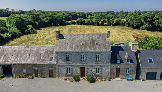 A vendre propriete de caractere 9 pieces 184 m&sup2; PRAT