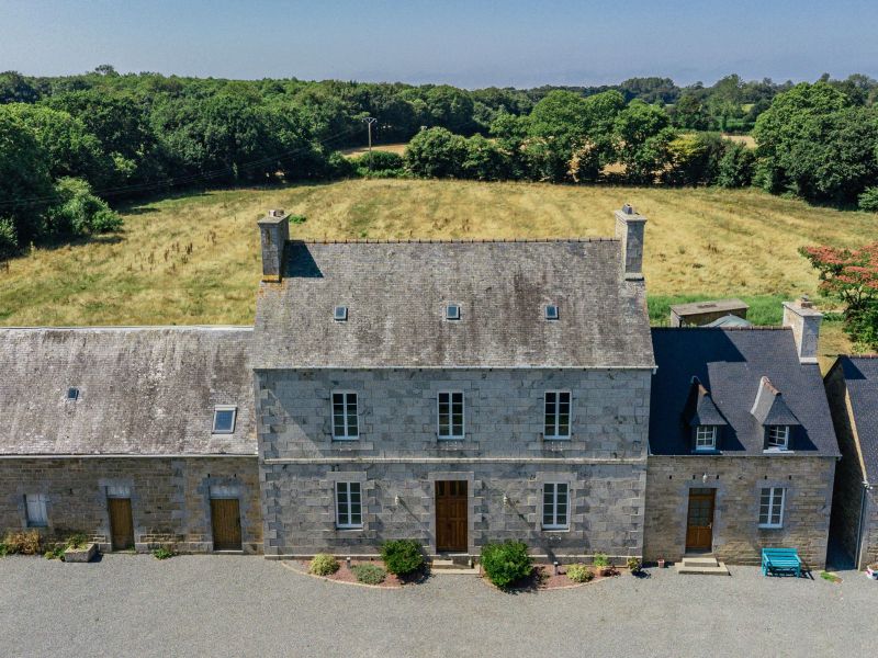 A vendre propriete de caractere 9 pieces 184 m&sup2; PRAT