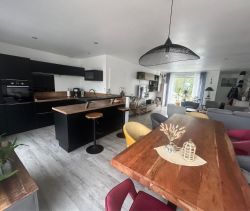 A vendre MAISON  4 PIECES 106 M2  SALLERTAINE