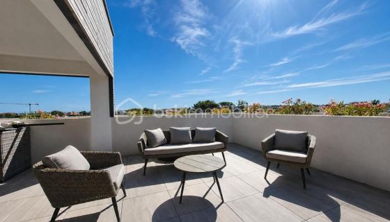 A louer APPARTEMENT DUPLEX T5 113 M2 TERRASSE VUE MER VALRAS PLAGE