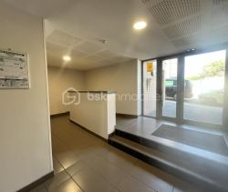 A louer STUDIO  31 M2 PIEDS DANS L'EAU LE HAVRE