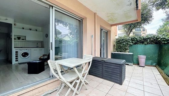 A louer APPARTEMENT T2 31 M2 TERRASSE PLAGE à PIED LA BAULE ESCOUBLAC