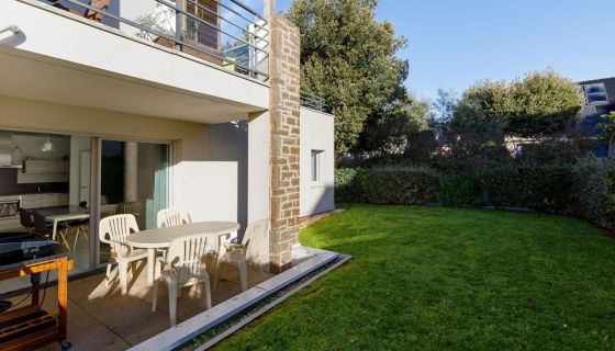 A louer APPARTEMENT DE PRESTIGE T3 60 M2 TERRASSE PIEDS DANS L'EAU BATZ SUR MER
