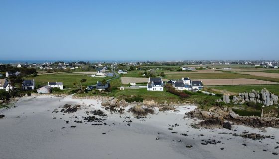 A vendre Maison 7 pieces 110 m&sup2; vue mer acces plage direct Kerlouan