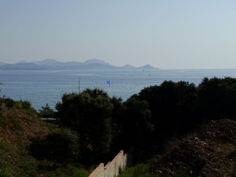 A louer MAISON  CONTEMPORAINE BORD DE MER LES ISSAMBRES