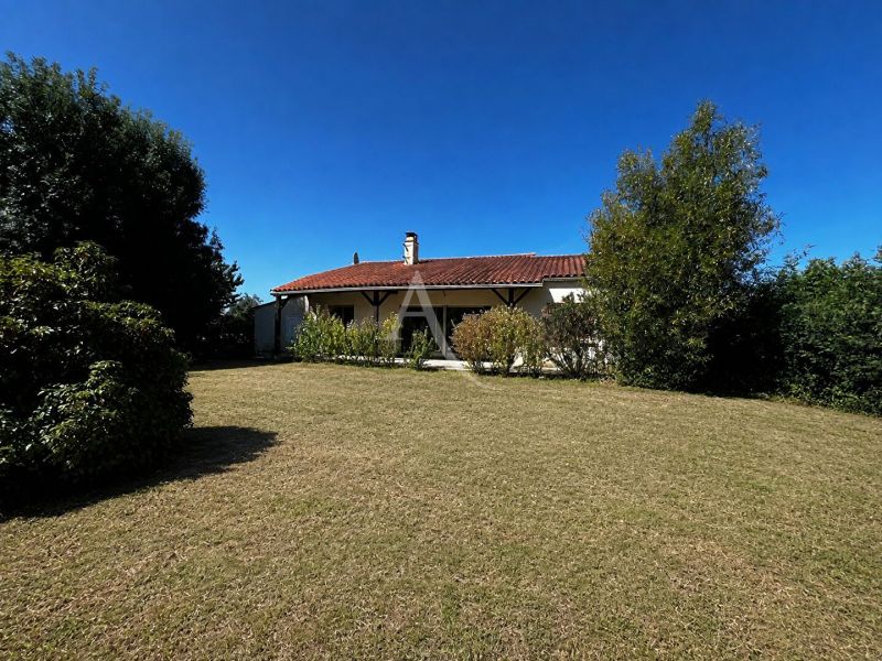 A vendre MAISON  5 PIECES 95 M2  LE BERNARD