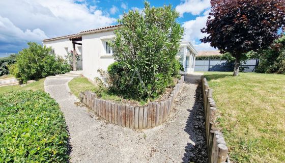 A vendre MAISON  6 PIECES 99 M2 BORD DE MER TALMONT SAINT HILAIRE