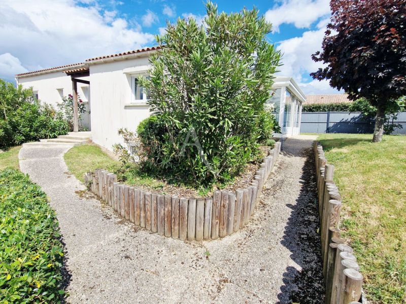 A vendre MAISON  6 PIECES 99 M2 BORD DE MER TALMONT SAINT HILAIRE