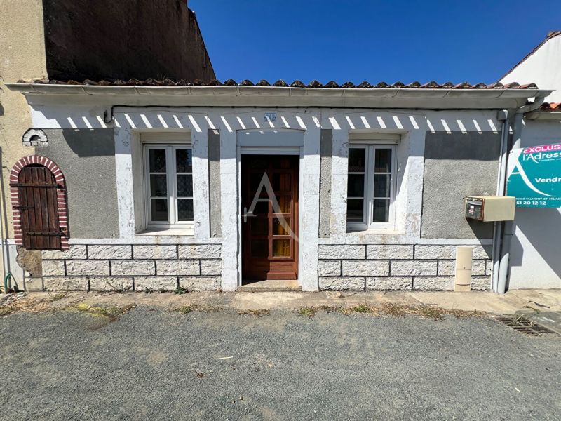 A vendre MAISON  5 PIECES 81 M2 BORD DE MER TALMONT SAINT HILAIRE