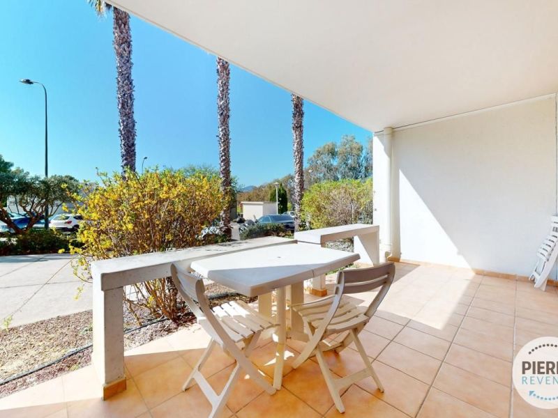 A louer APPARTEMENT T2 34 M2 TERRASSE BORD DE MER SIX FOURS LES PLAGES