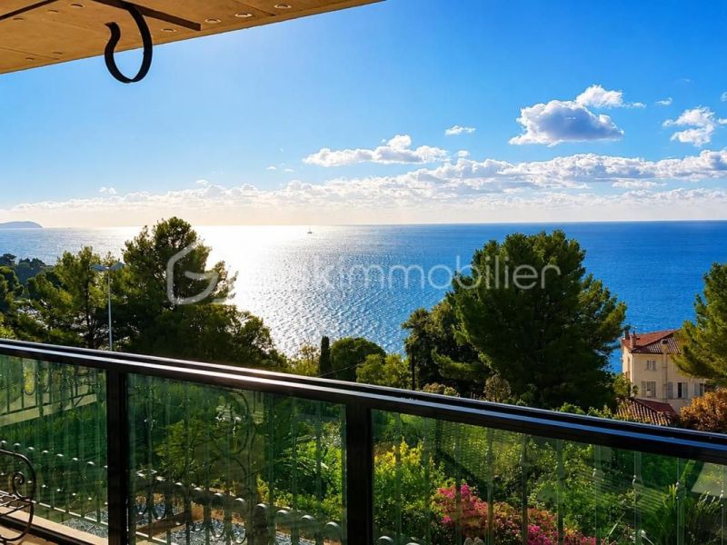 A louer APPARTEMENT DE PRESTIGE T4 124 M2 TERRASSE BORD DE MER TOULON