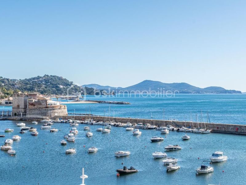 A louer APPARTEMENT T4 75 M2 TERRASSE VUE MER TOULON