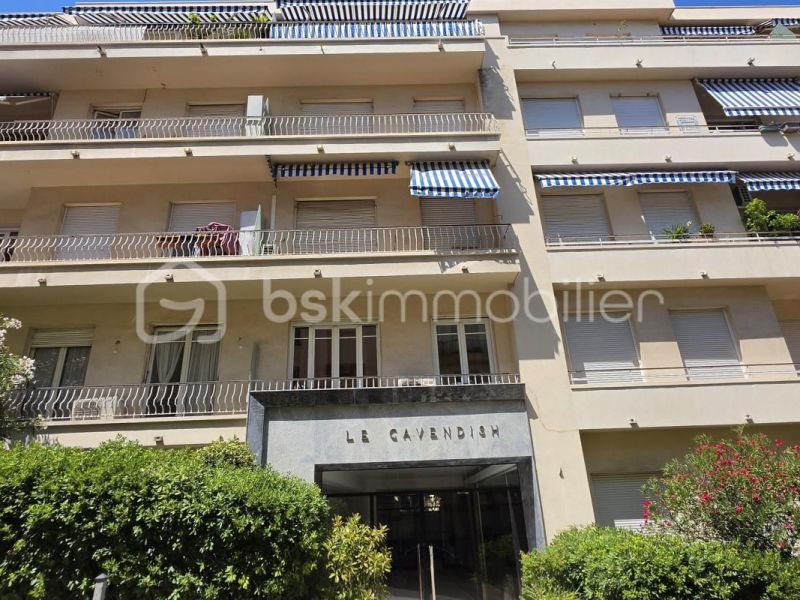 A louer STUDIO  30 M2 BORD DE MER NICE