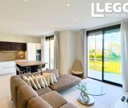 A louer APPARTEMENT DE PRESTIGE T5 126 M2 TERRASSE BORD DE MER CANNES
