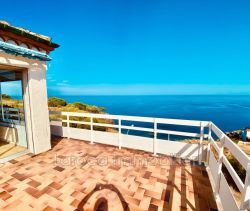 A vendre MAISON  4 PIECES 140 M2 PIEDS DANS L'EAU CERBERE