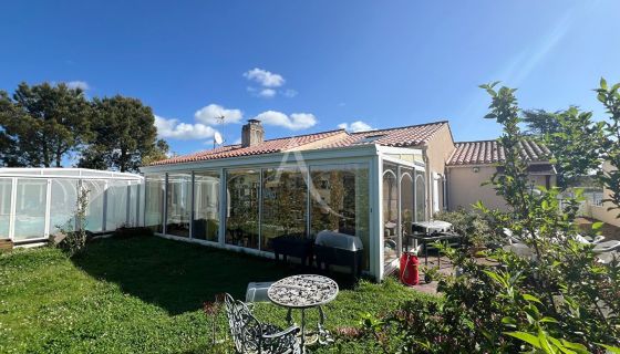 A vendre MAISON  4 PIECES 126 M2 BORD DE MER JARD SUR MER