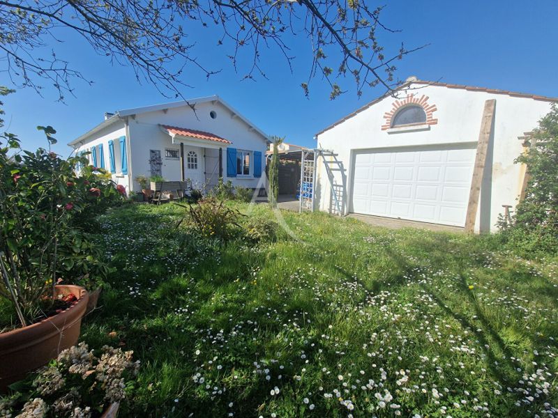 A vendre MAISON  5 PIECES 90 M2 BORD DE MER TALMONT SAINT HILAIRE
