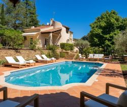 A louer MAISON  8 PIECES 270 M2  LE BEAUSSET