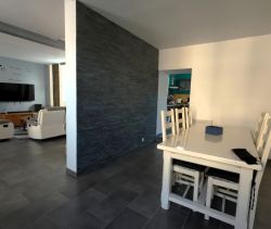 A vendre MAISON DE VILLE 10 MN  BORD DE MER 