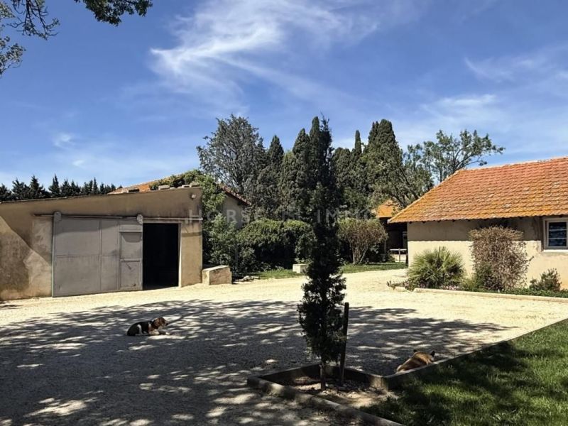 A louer MAISON  6 PIECES 197 M2  EYGUIERES