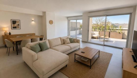 A louer APPARTEMENT T4 75 M2 TERRASSE BORD DE MER LA SEYNE SUR MER