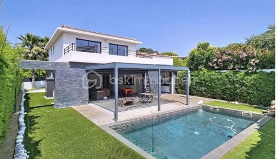 A louer MAISON  CONTEMPORAINE BORD DE MER SANARY SUR MER