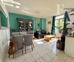 A louer APPARTEMENT T3 67 M2 BORD DE MER SETE